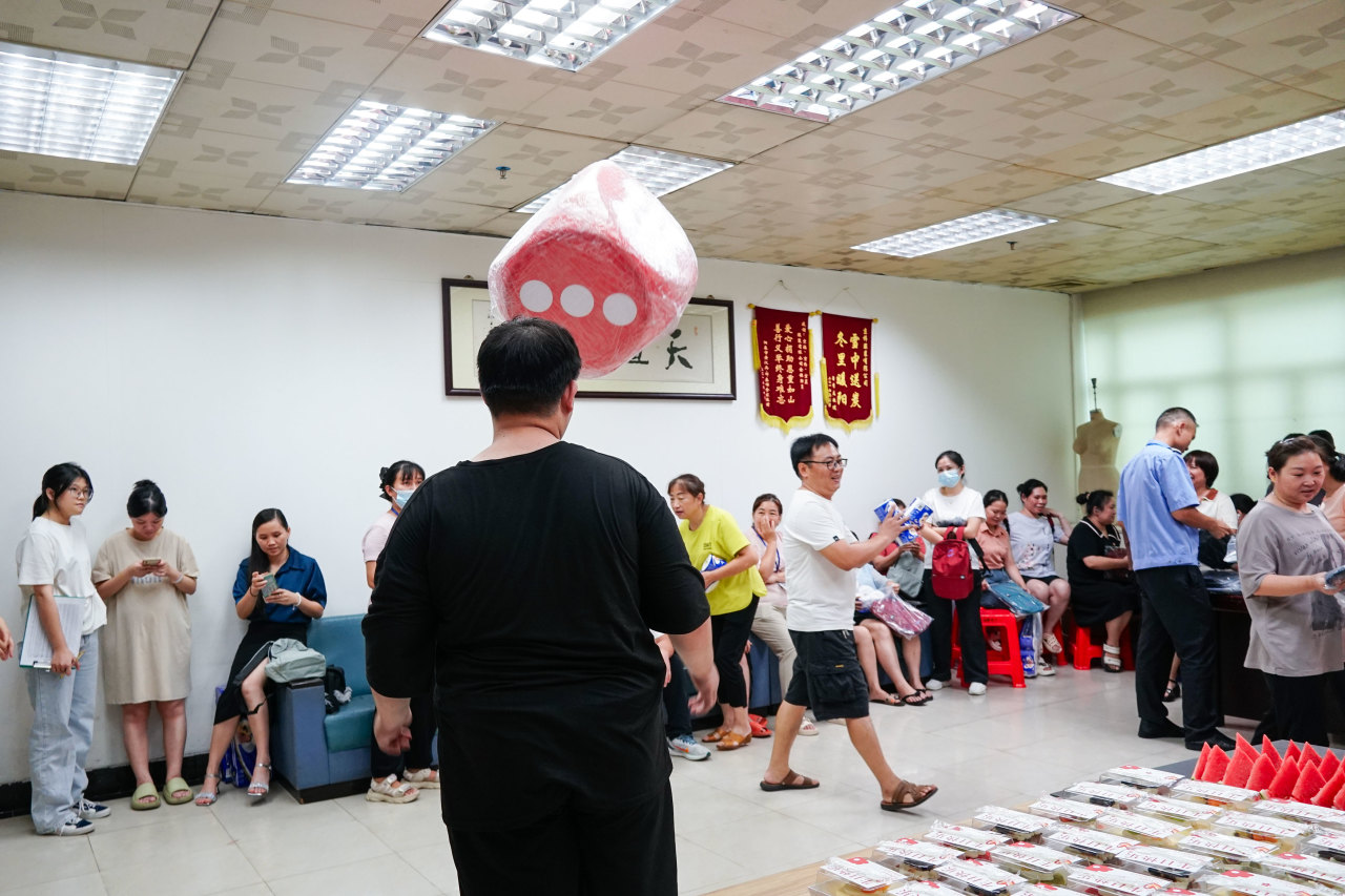 8月份員工生日會丨我們齊聚一堂，不負(fù)時(shí)光(圖15)
