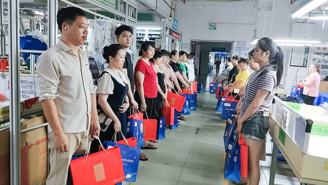 明月照千里，福利暖人心。東莞京福、京緯、京翼服裝有限公司發(fā)中秋節(jié)福利啦!(圖27)